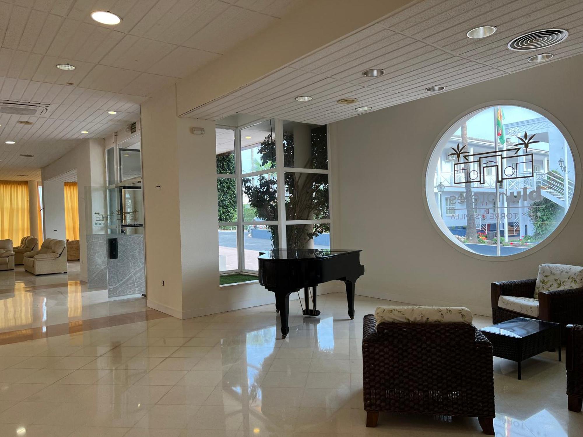 Hospedium Hotel Blu Torre De Sevilla Торре-де-ла-Рейна Экстерьер фото